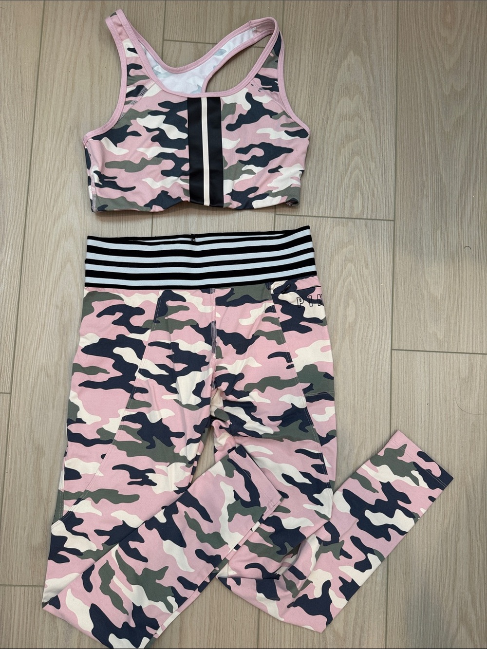 Victoria's Secret PINK Camouflage & Striped Active Legging Set in Pink
